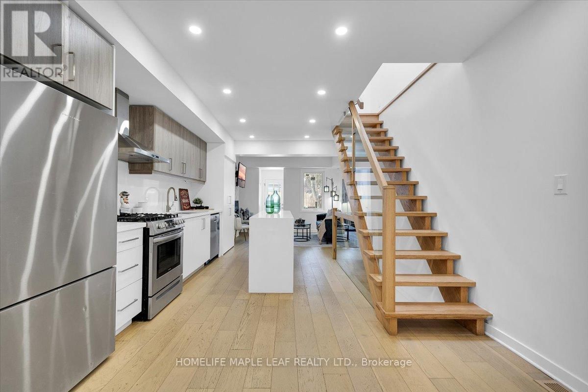 386 COXWELL AVENUE Image 6