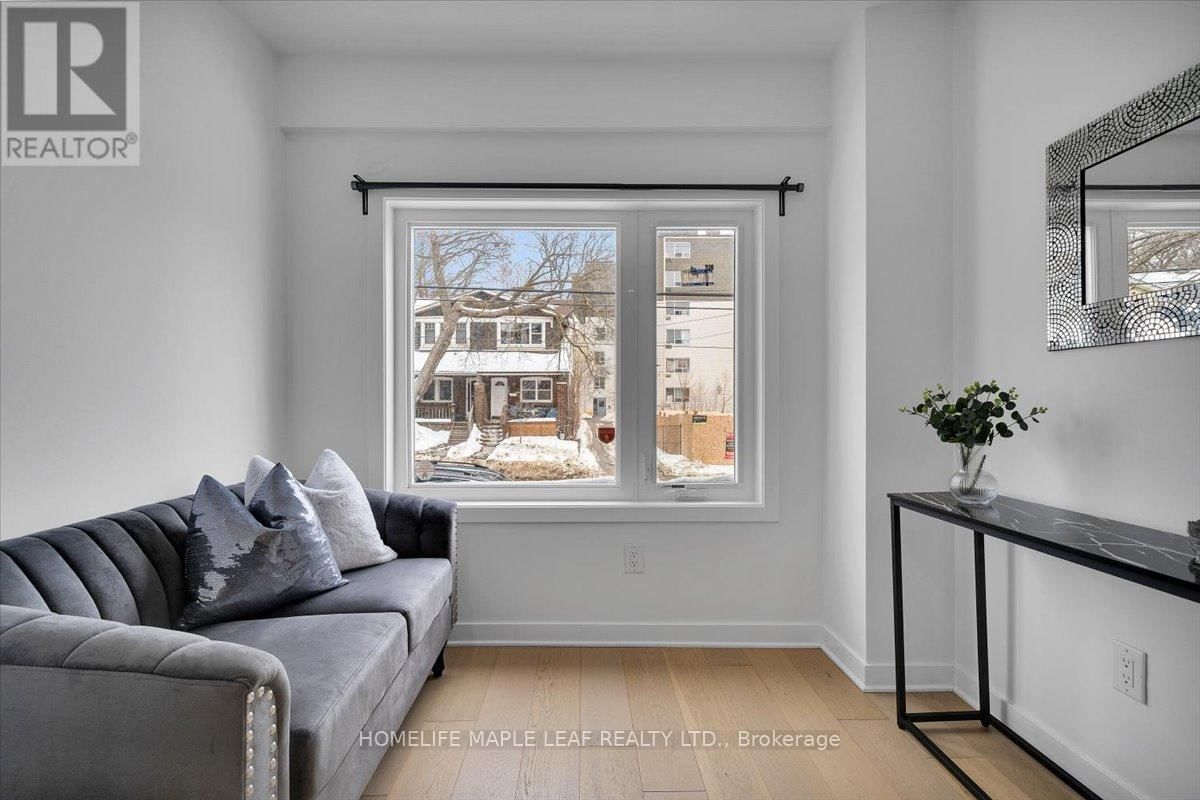 386 COXWELL AVENUE Image 8