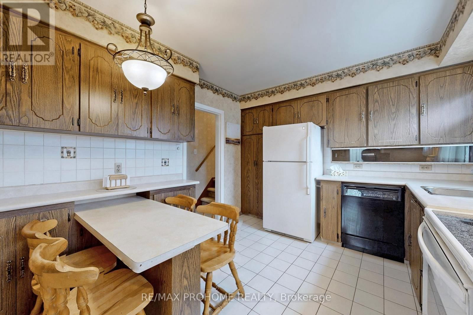 17 OAKWORTH CRESCENT Image 11