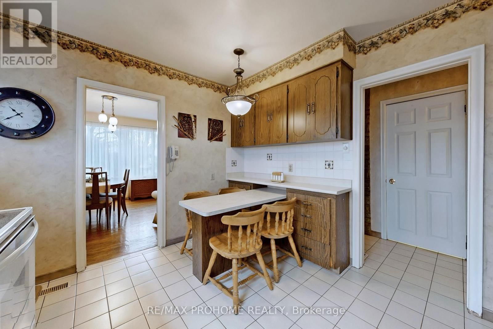 17 OAKWORTH CRESCENT Image 13