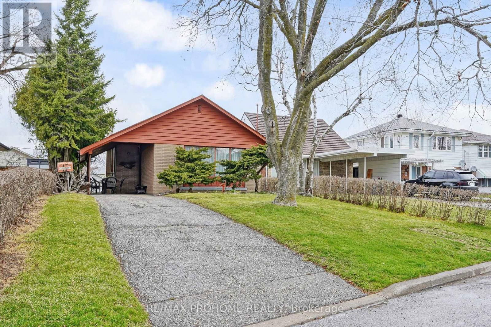 17 OAKWORTH CRESCENT Image 2