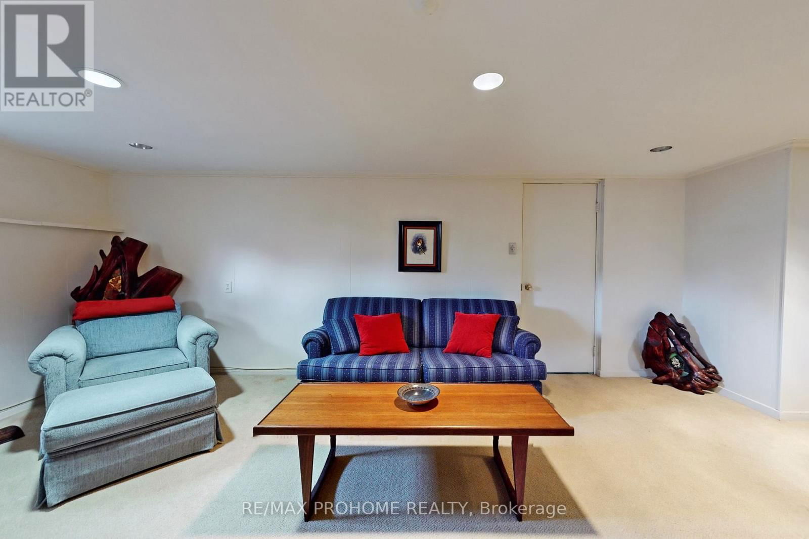 17 OAKWORTH CRESCENT Image 30