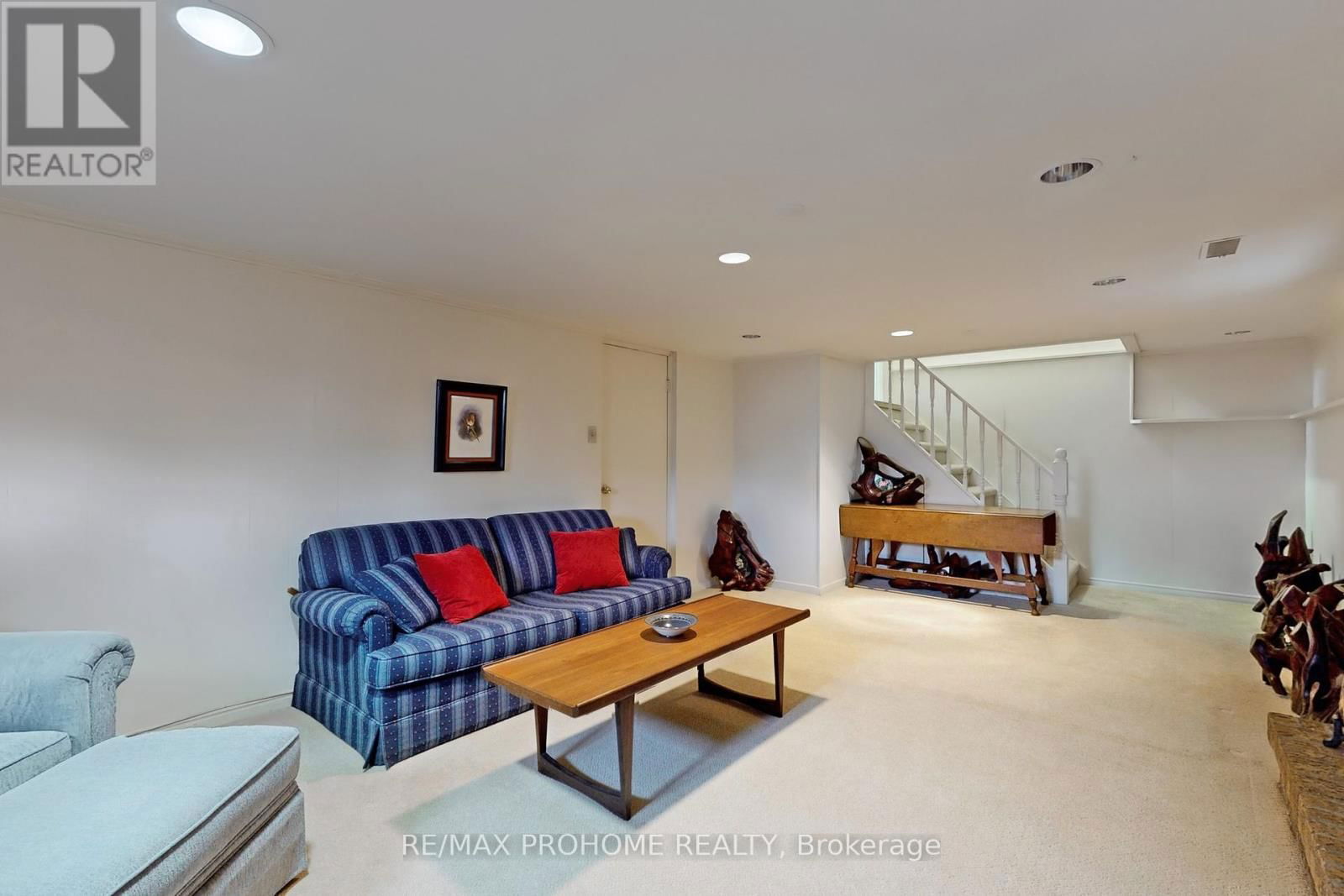 17 OAKWORTH CRESCENT Image 31