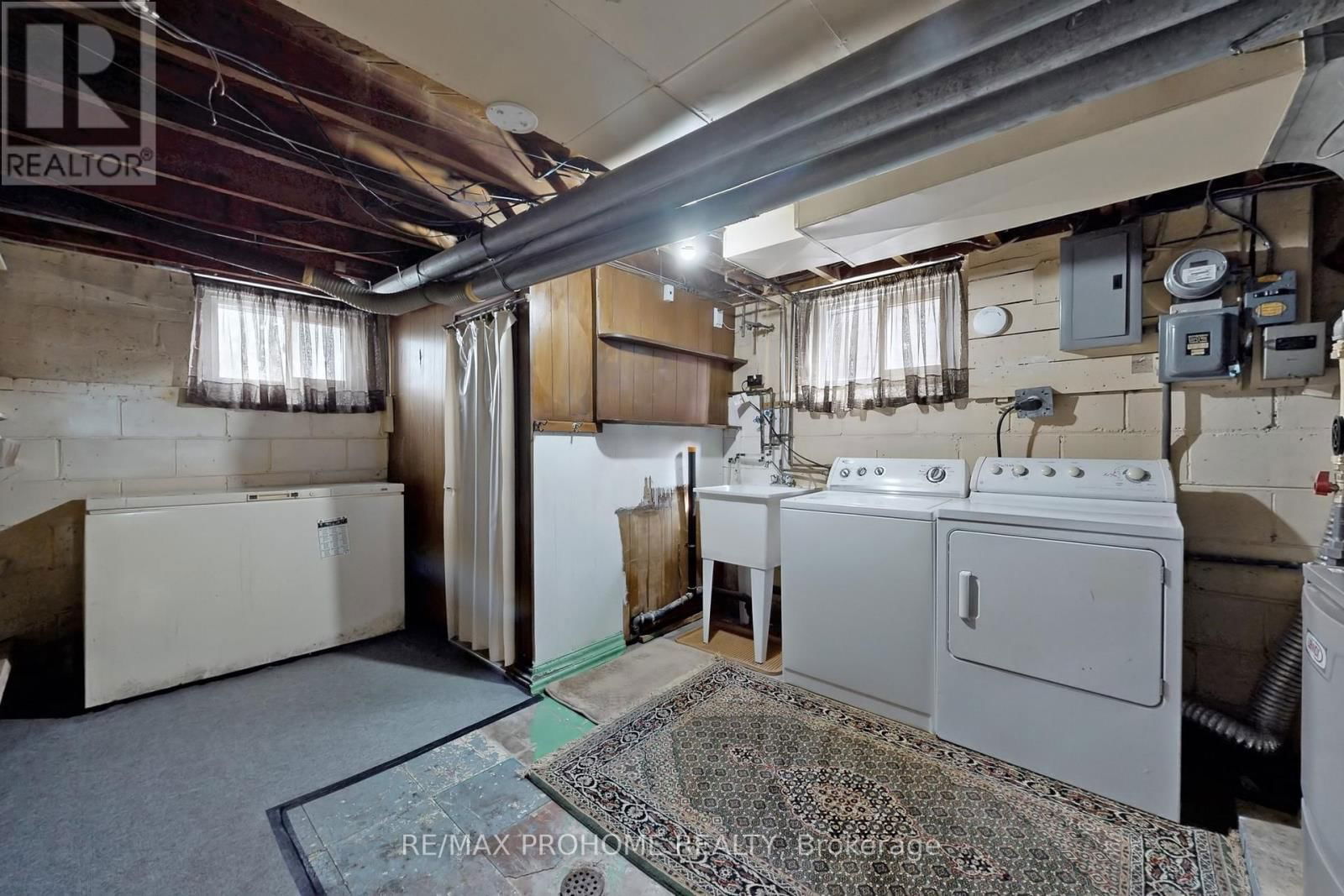17 OAKWORTH CRESCENT Image 32