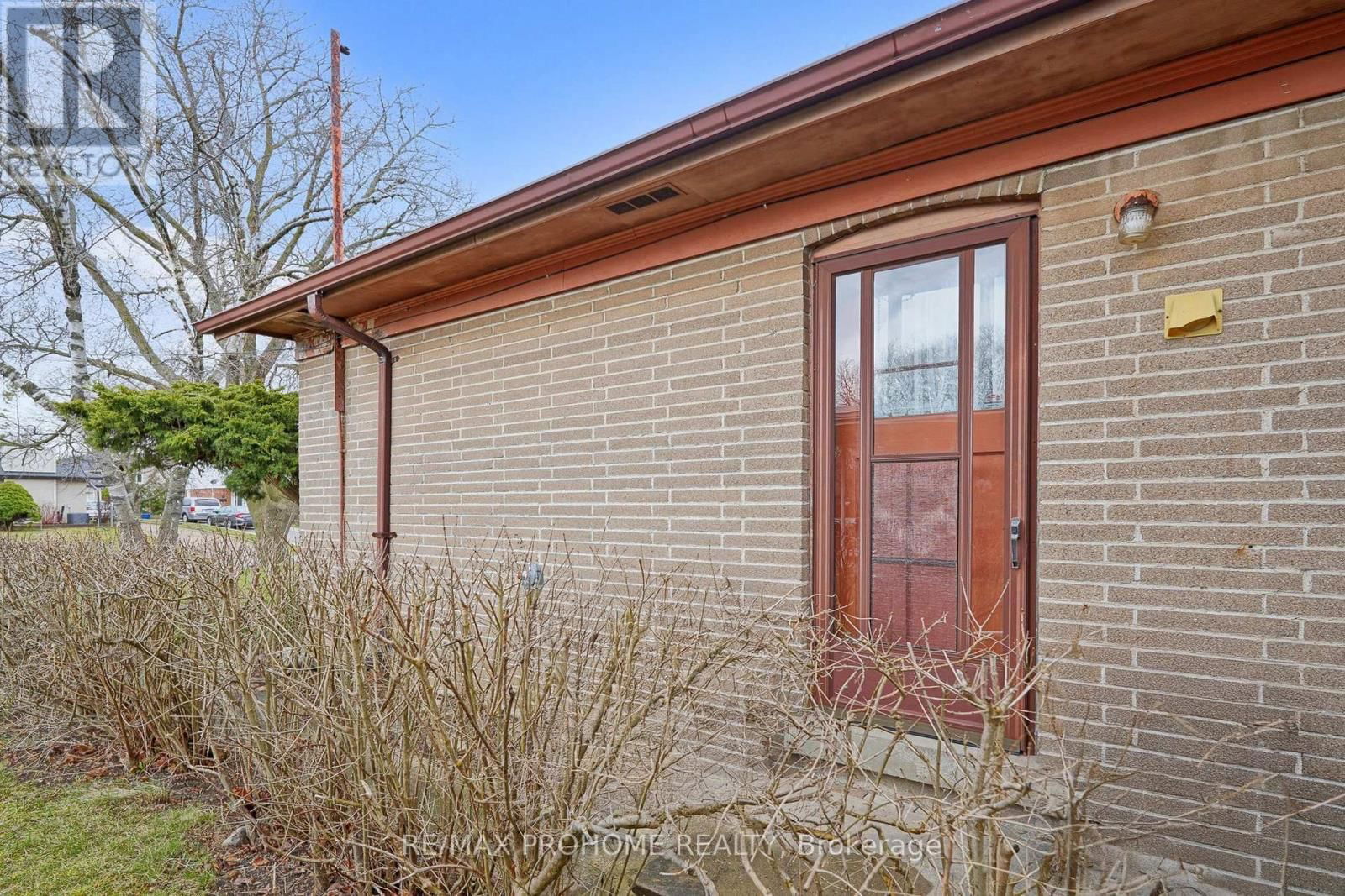 17 OAKWORTH CRESCENT Image 39