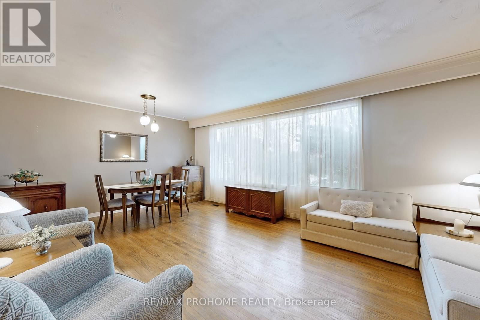 17 OAKWORTH CRESCENT Image 4