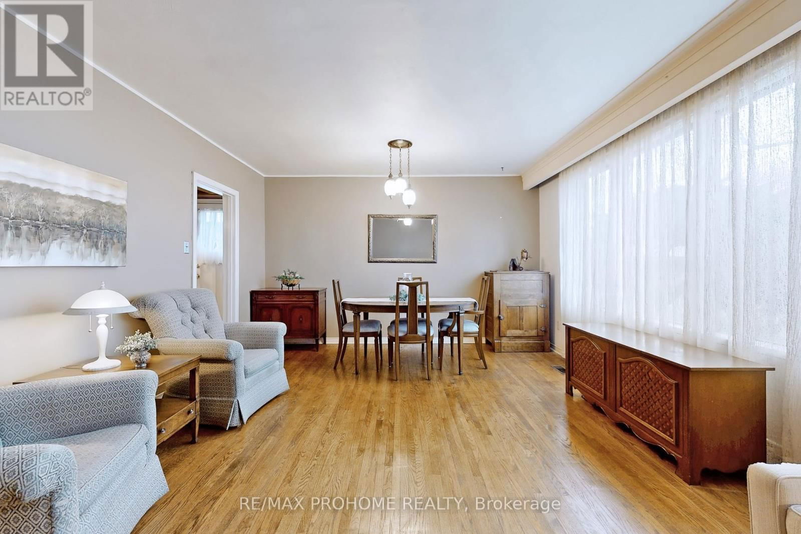 17 OAKWORTH CRESCENT Image 5