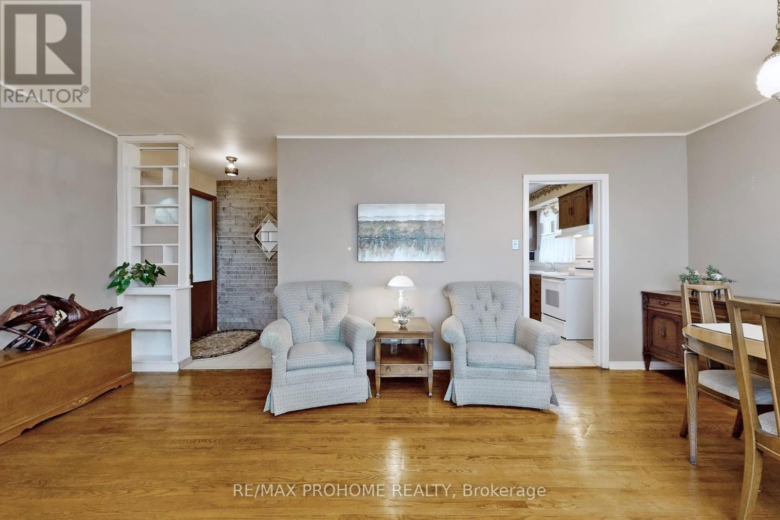 17 OAKWORTH CRESCENT Image 7