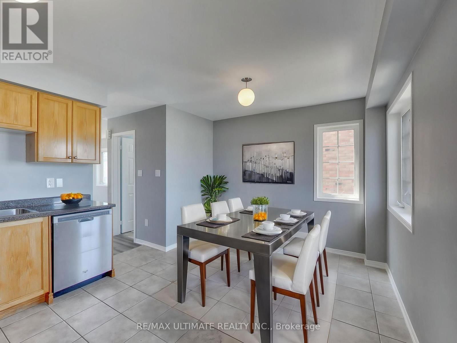 487 ROSSLAND ROAD EAST Image 17
