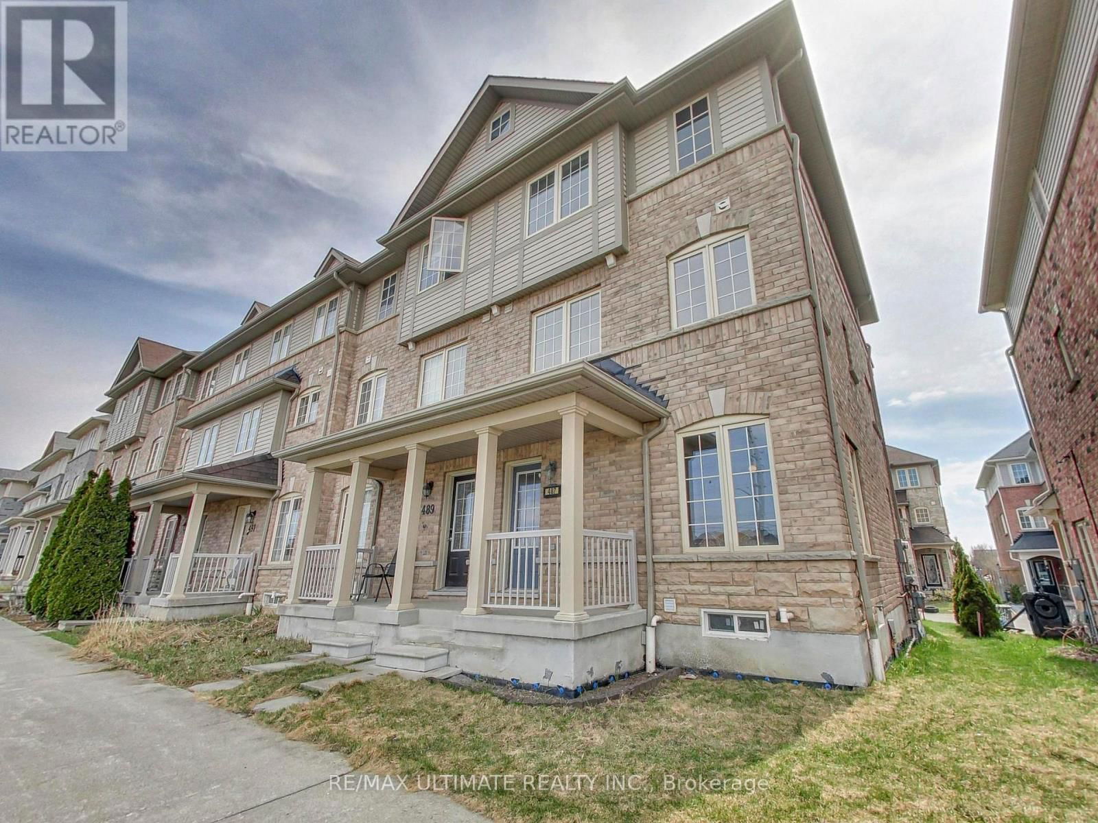 487 ROSSLAND ROAD EAST Image 2