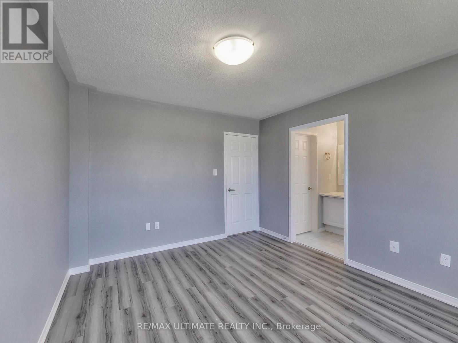 487 ROSSLAND ROAD EAST Image 24