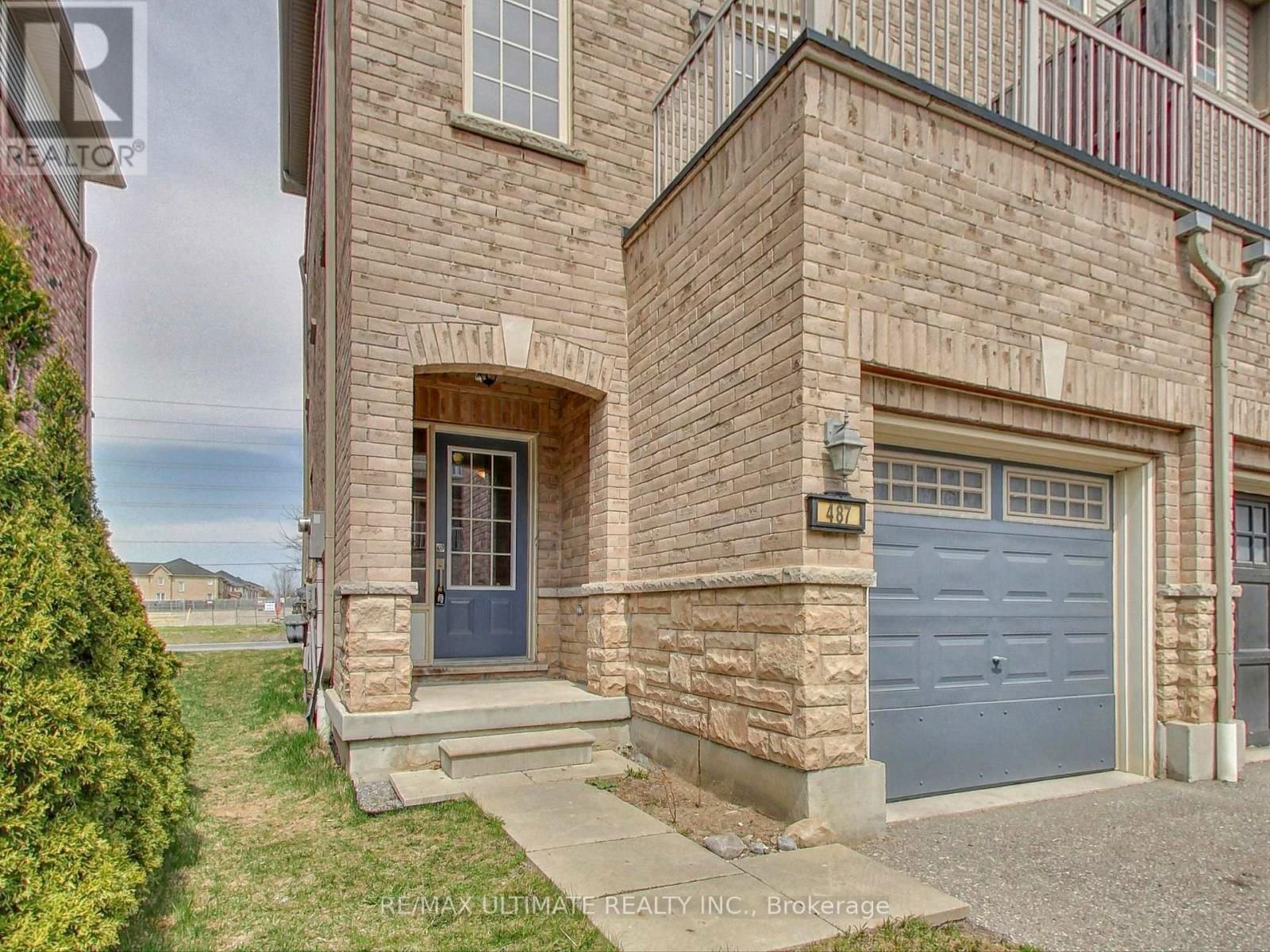 487 ROSSLAND ROAD EAST Image 3