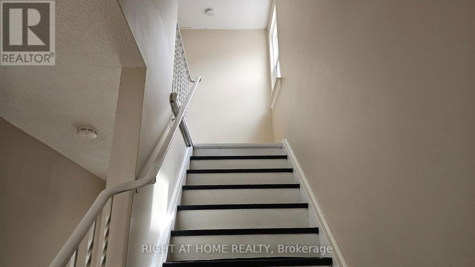 1391 FENELON CRESCENT Image 10