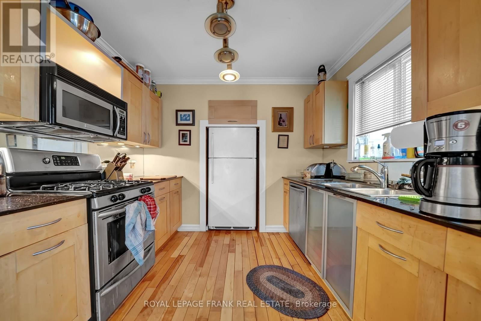 1994 GLENDALE DRIVE Image 4