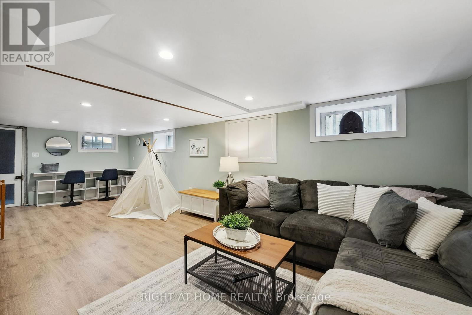 103 LIBERTY STREET NORTH Image 24