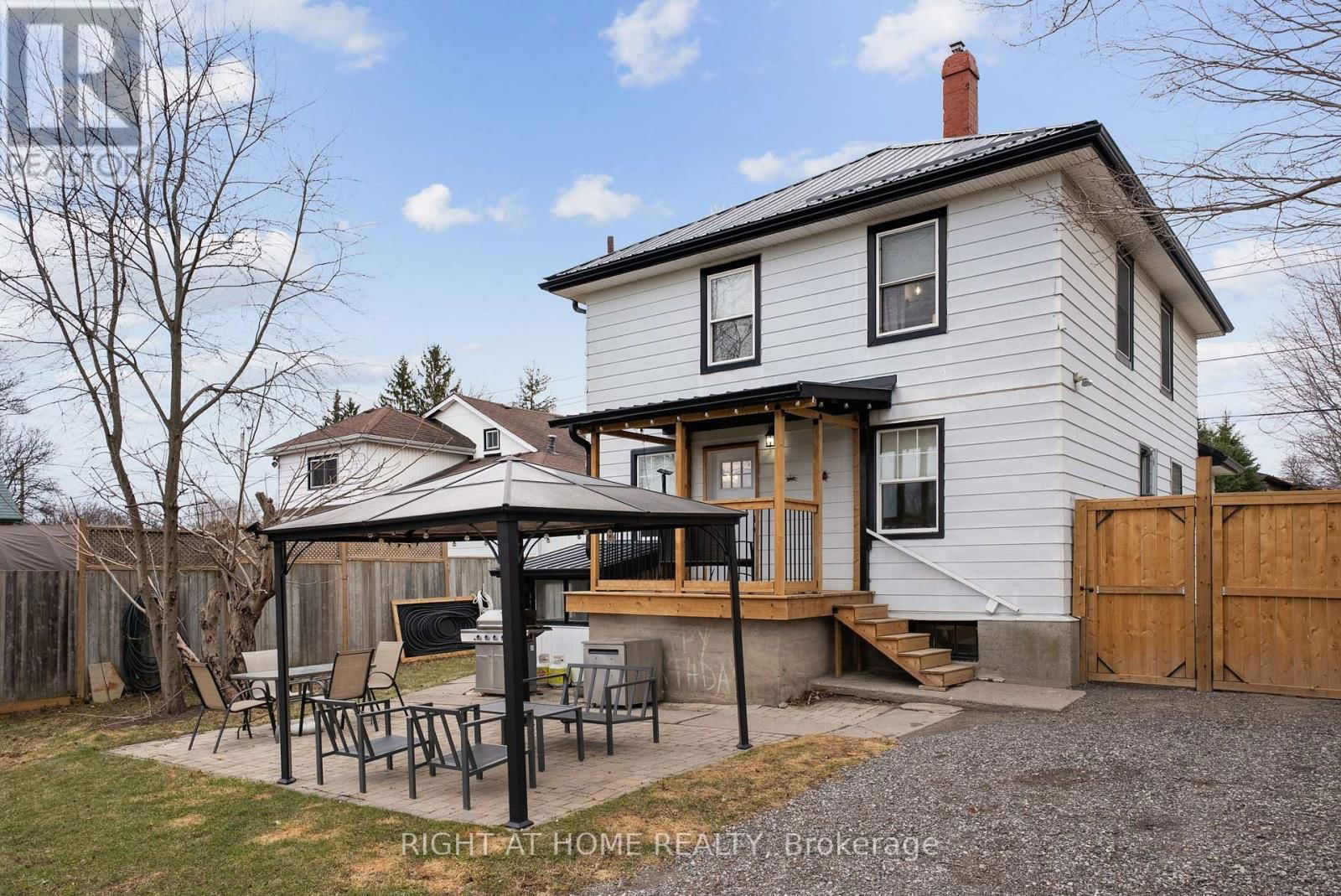103 LIBERTY STREET NORTH Image 29