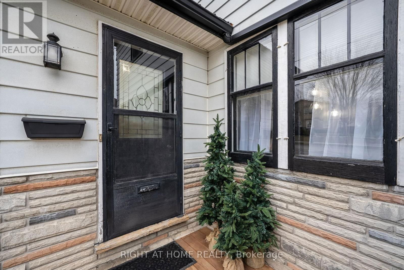 103 LIBERTY STREET NORTH Image 3