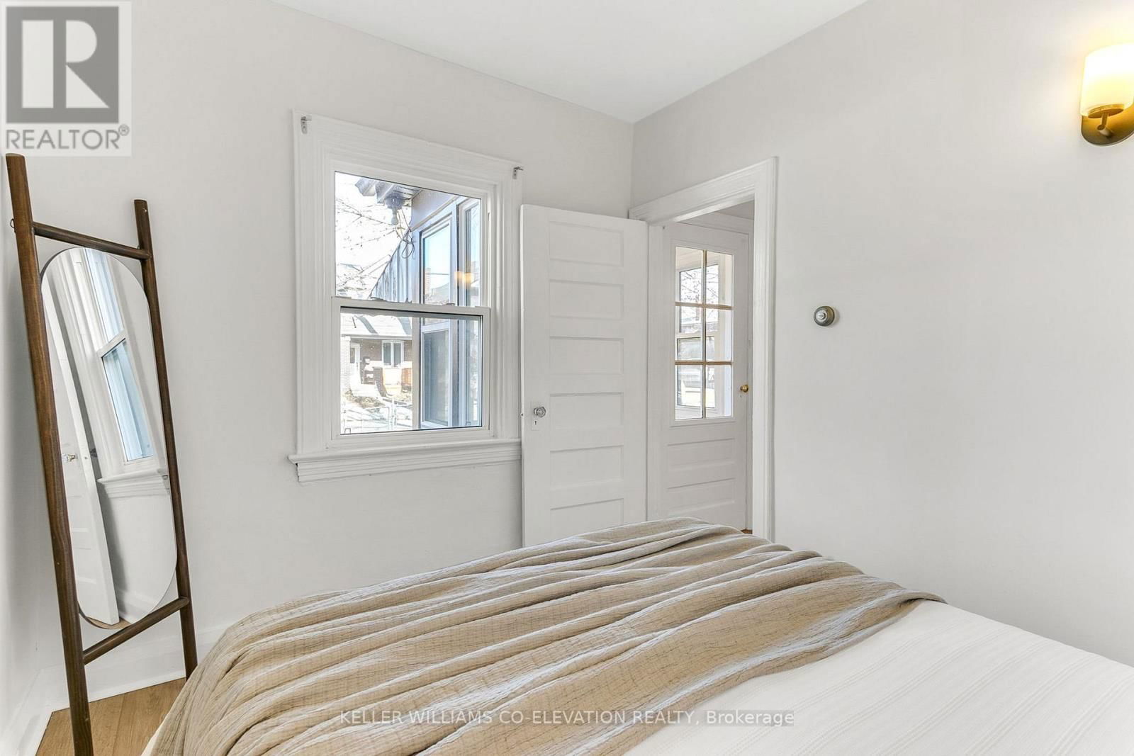 88 REDWOOD AVENUE Image 20