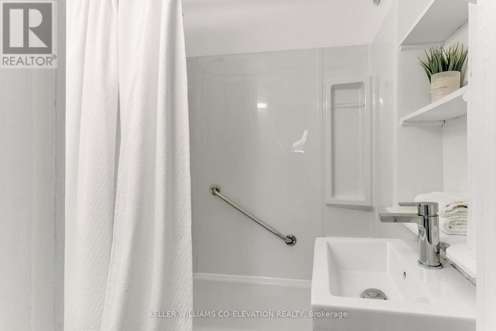 88 REDWOOD AVENUE Image 23