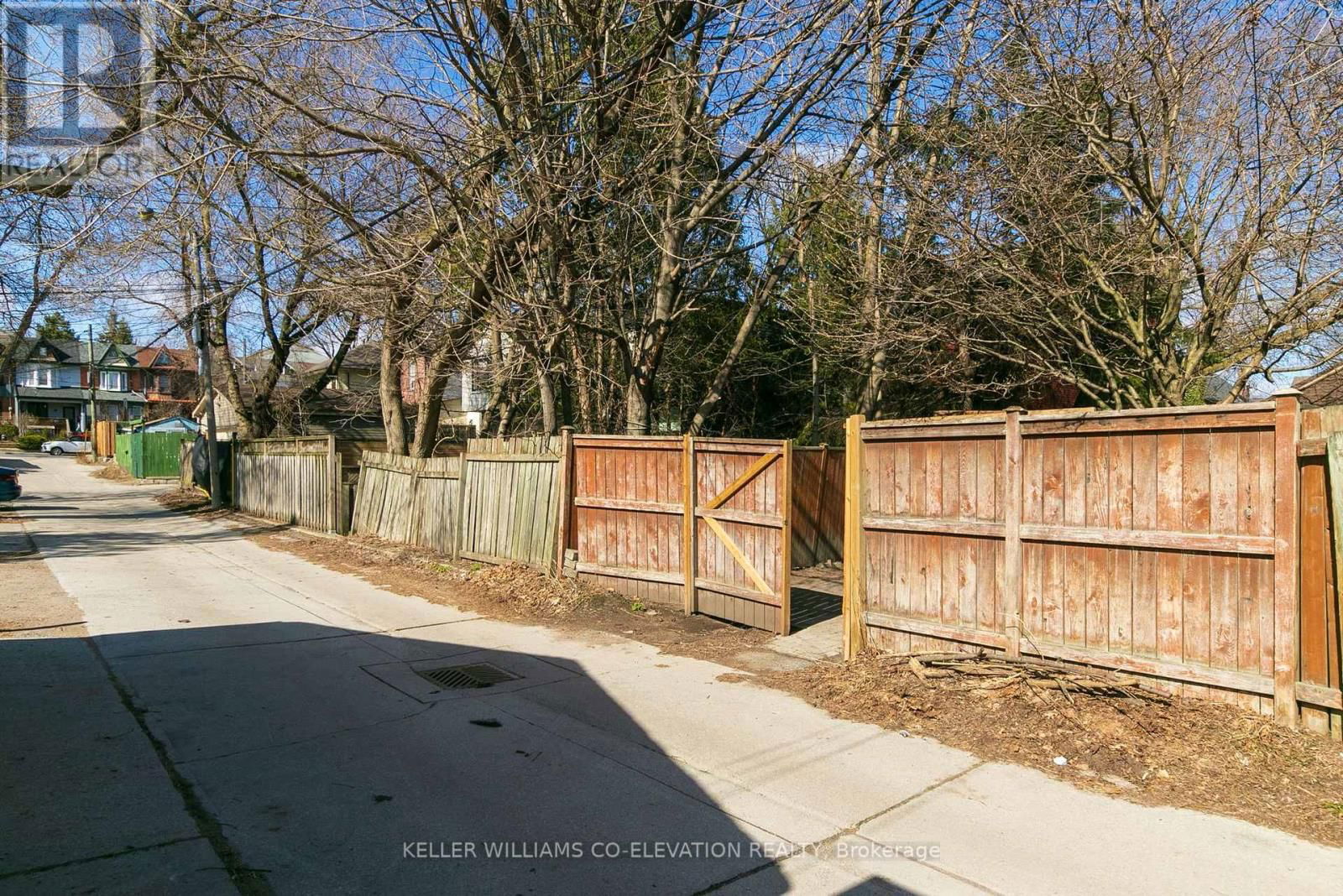 88 REDWOOD AVENUE Image 31