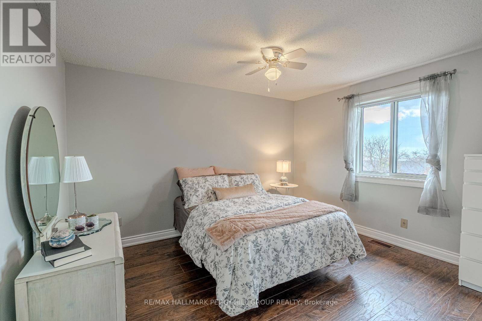 105 BROADVIEW AVENUE Image 12