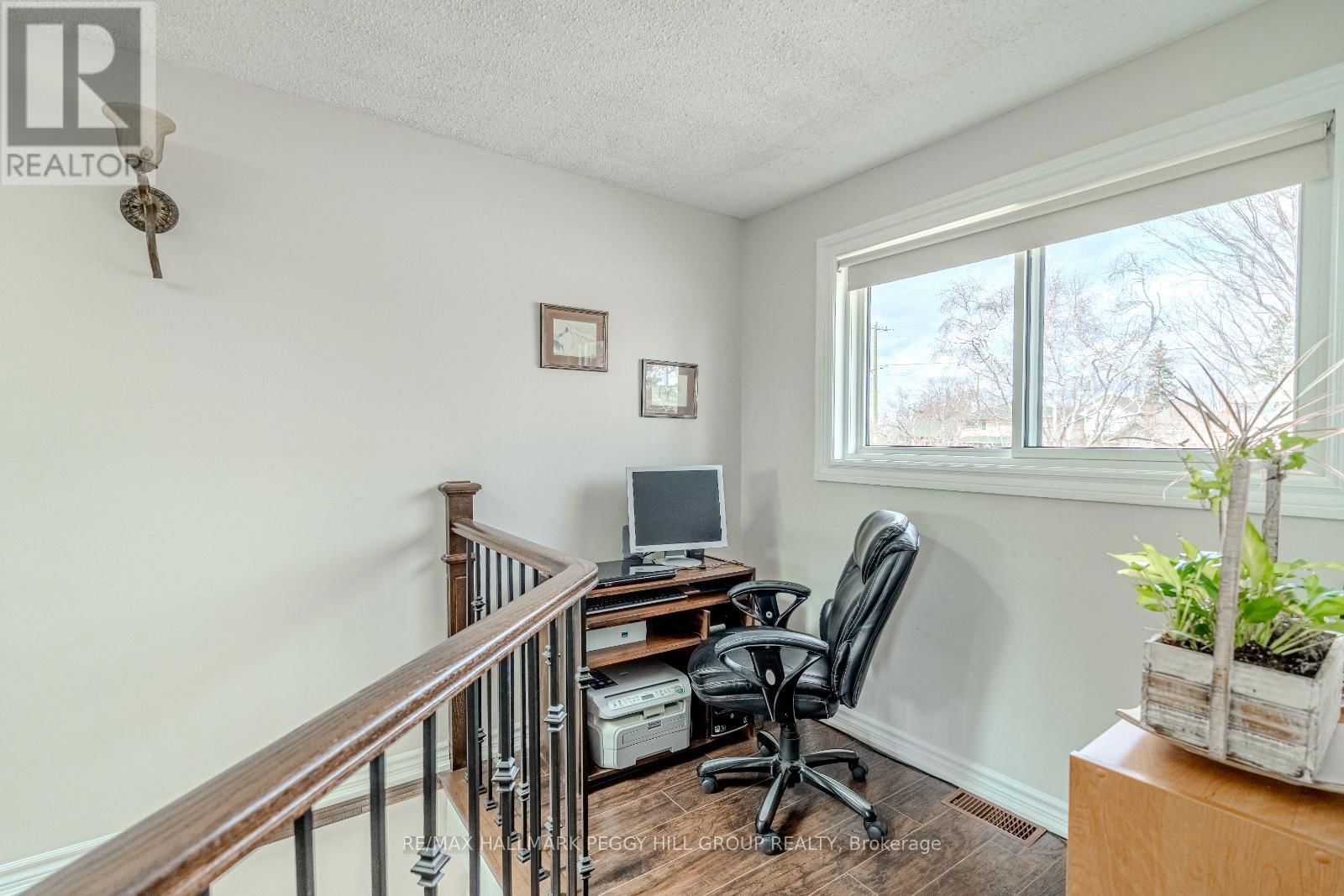 105 BROADVIEW AVENUE Image 15