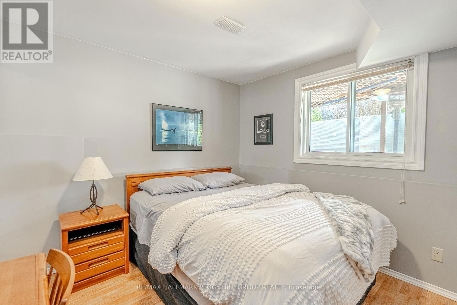 105 BROADVIEW AVENUE Image 18