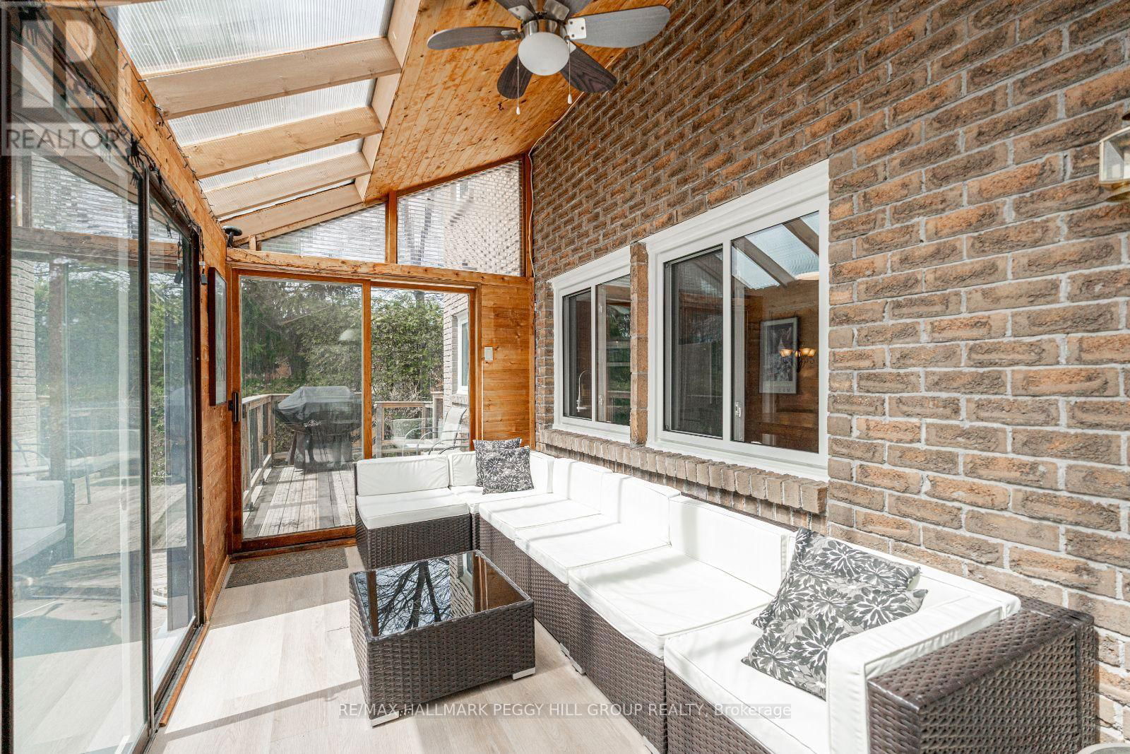 105 BROADVIEW AVENUE Image 21