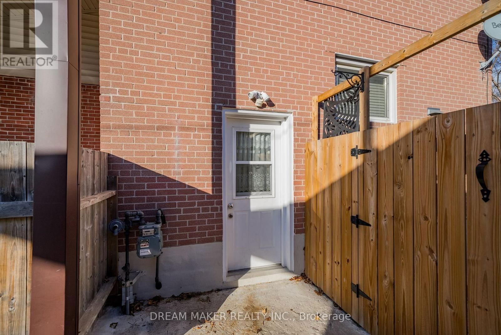 Lower - 207 CABOT STREET Image 14