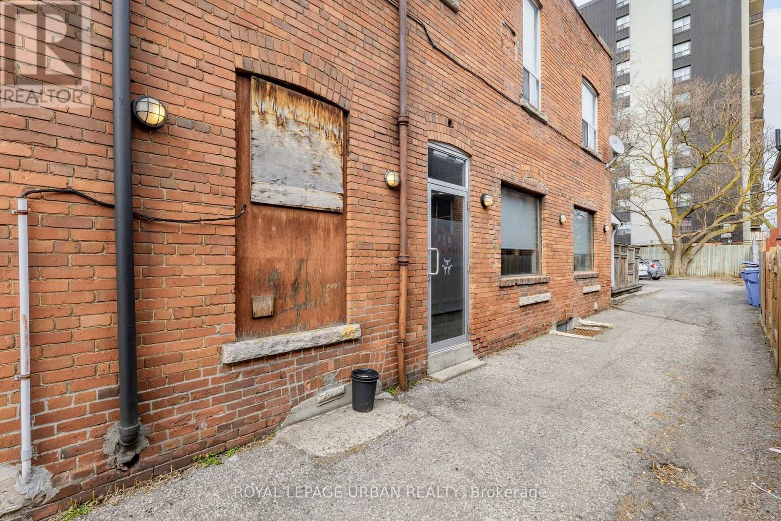 1201 BROADVIEW AVENUE Image 29