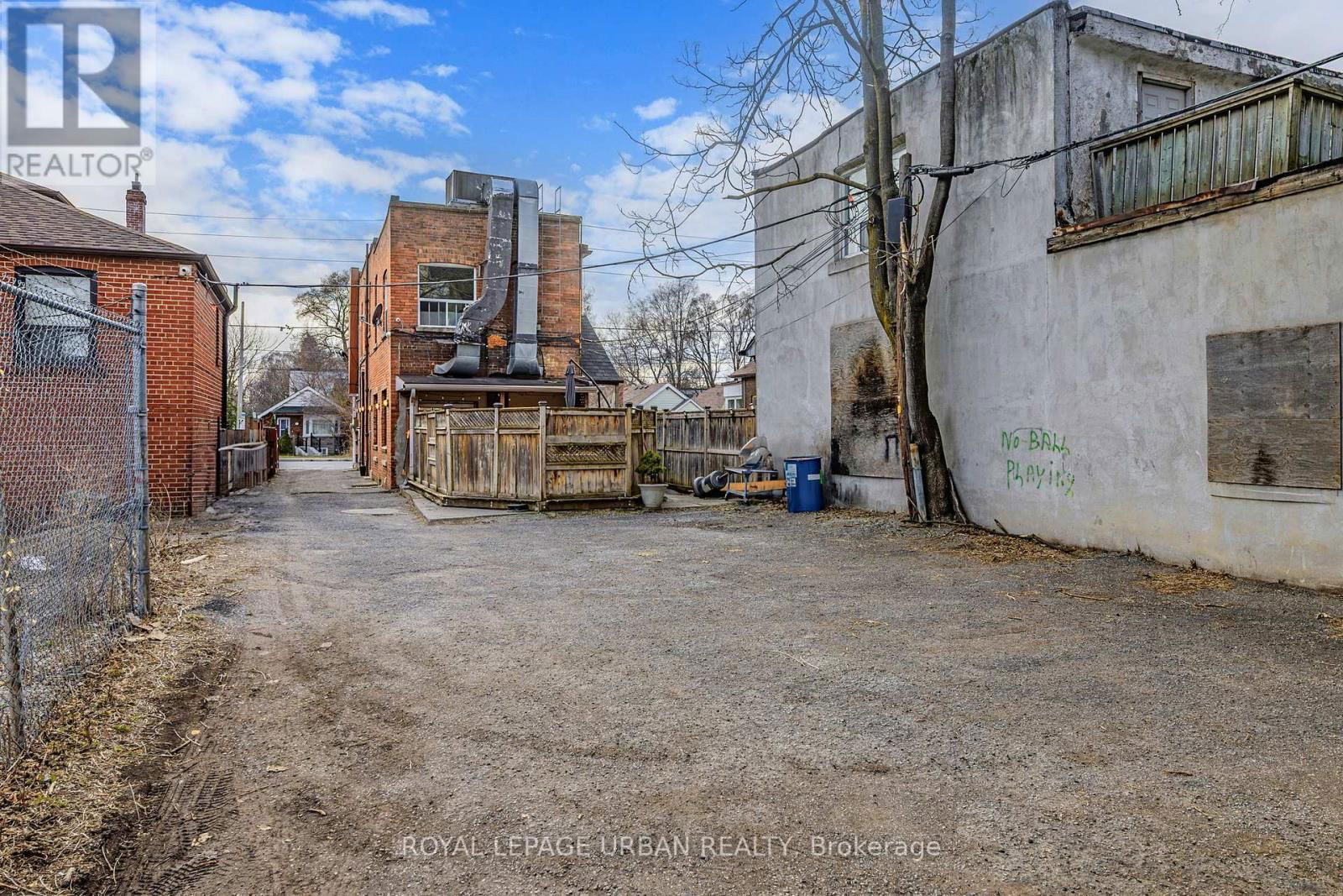 1201 BROADVIEW AVENUE Image 42