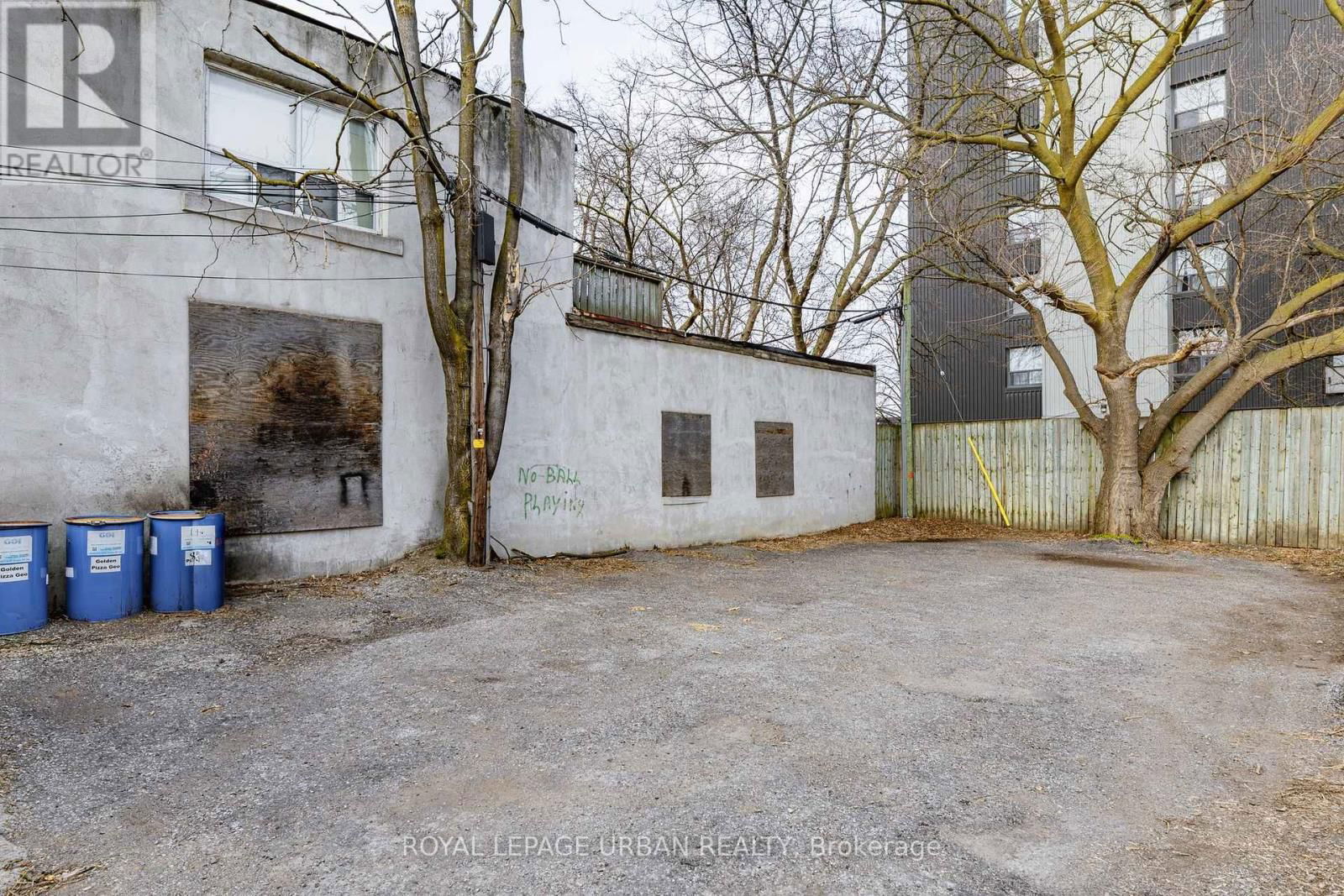 1201 BROADVIEW AVENUE Image 45