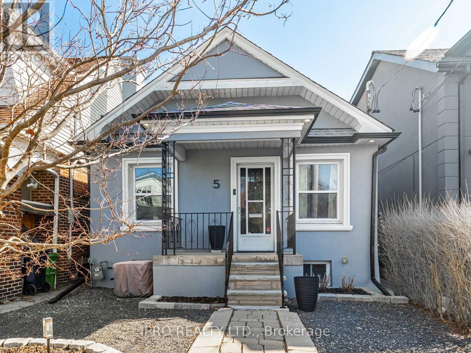 5 THYRA AVENUE Image 1