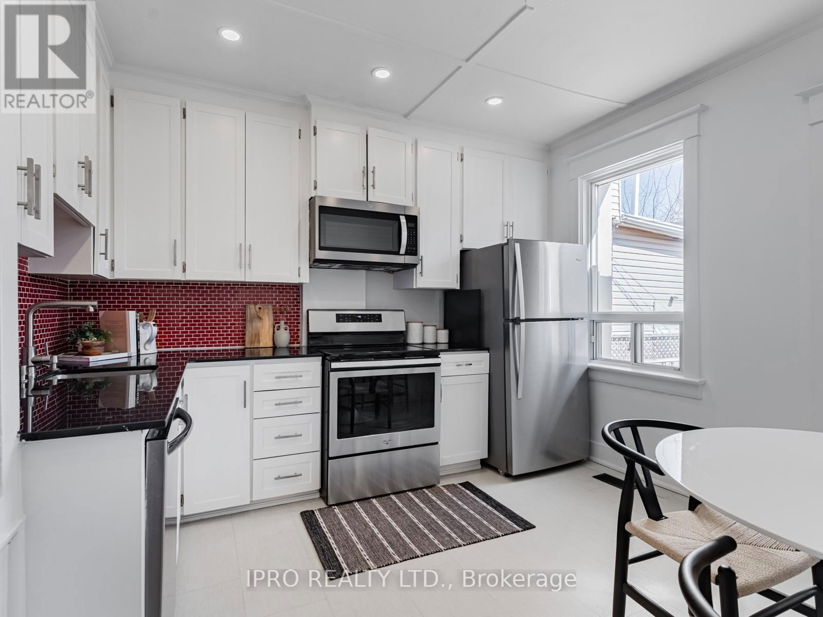 5 THYRA AVENUE Image 10