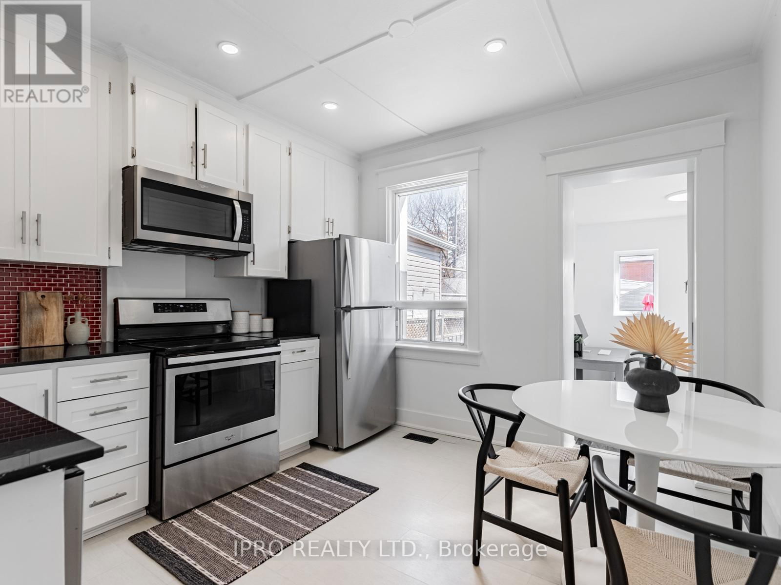 5 THYRA AVENUE Image 11