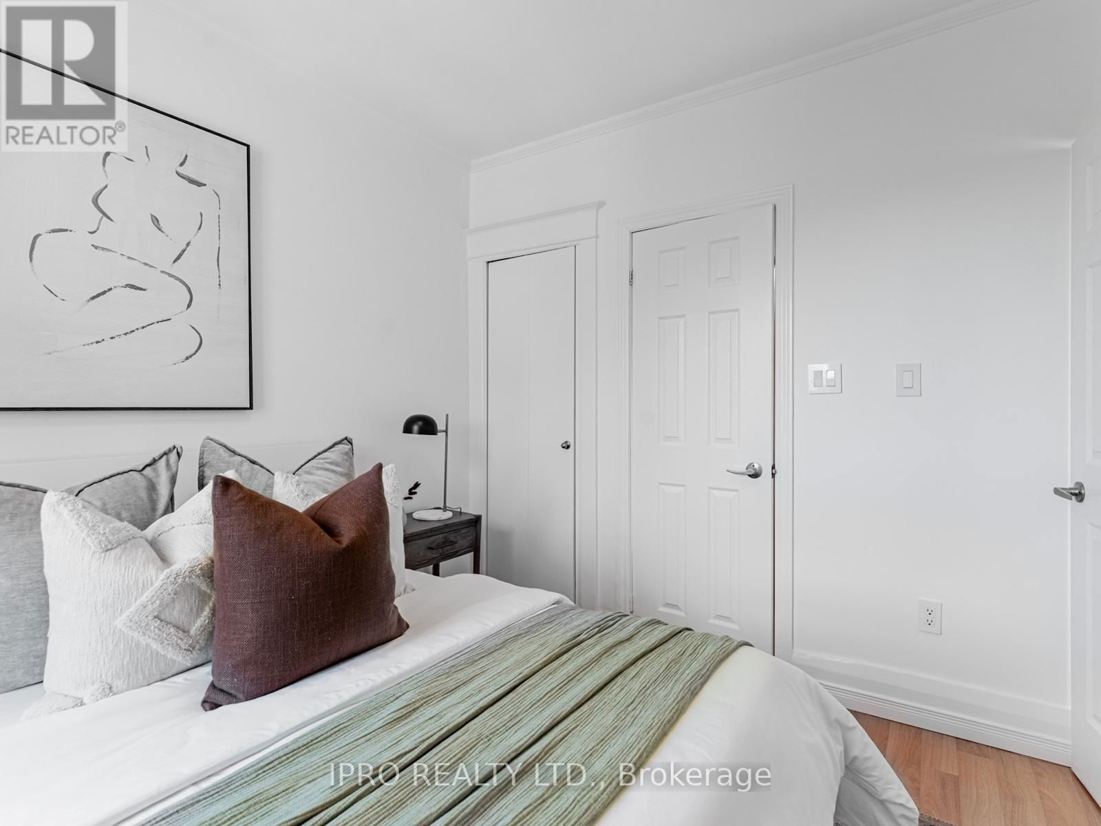 5 THYRA AVENUE Image 15