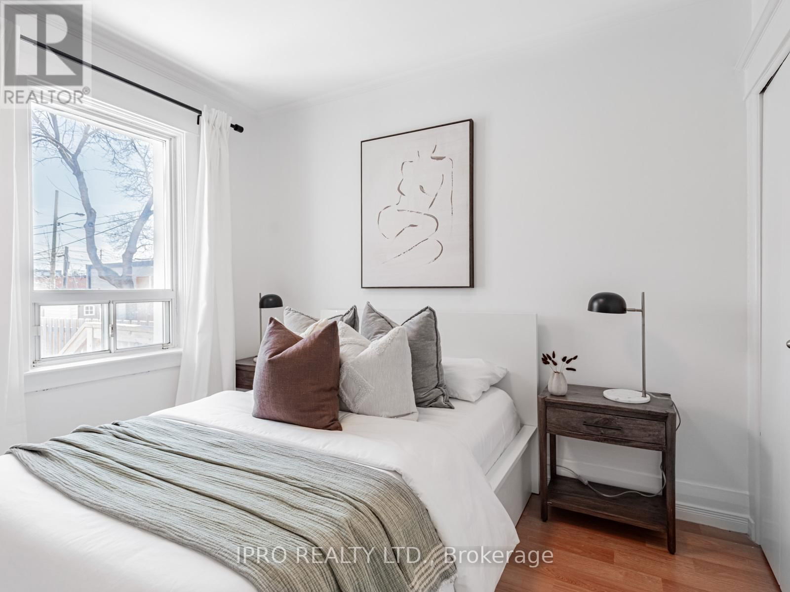 5 THYRA AVENUE Image 16