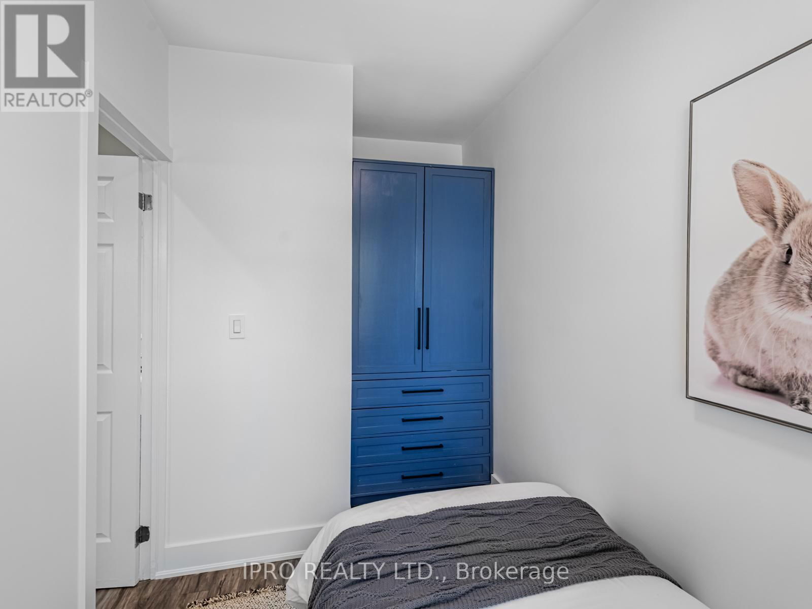 5 THYRA AVENUE Image 19