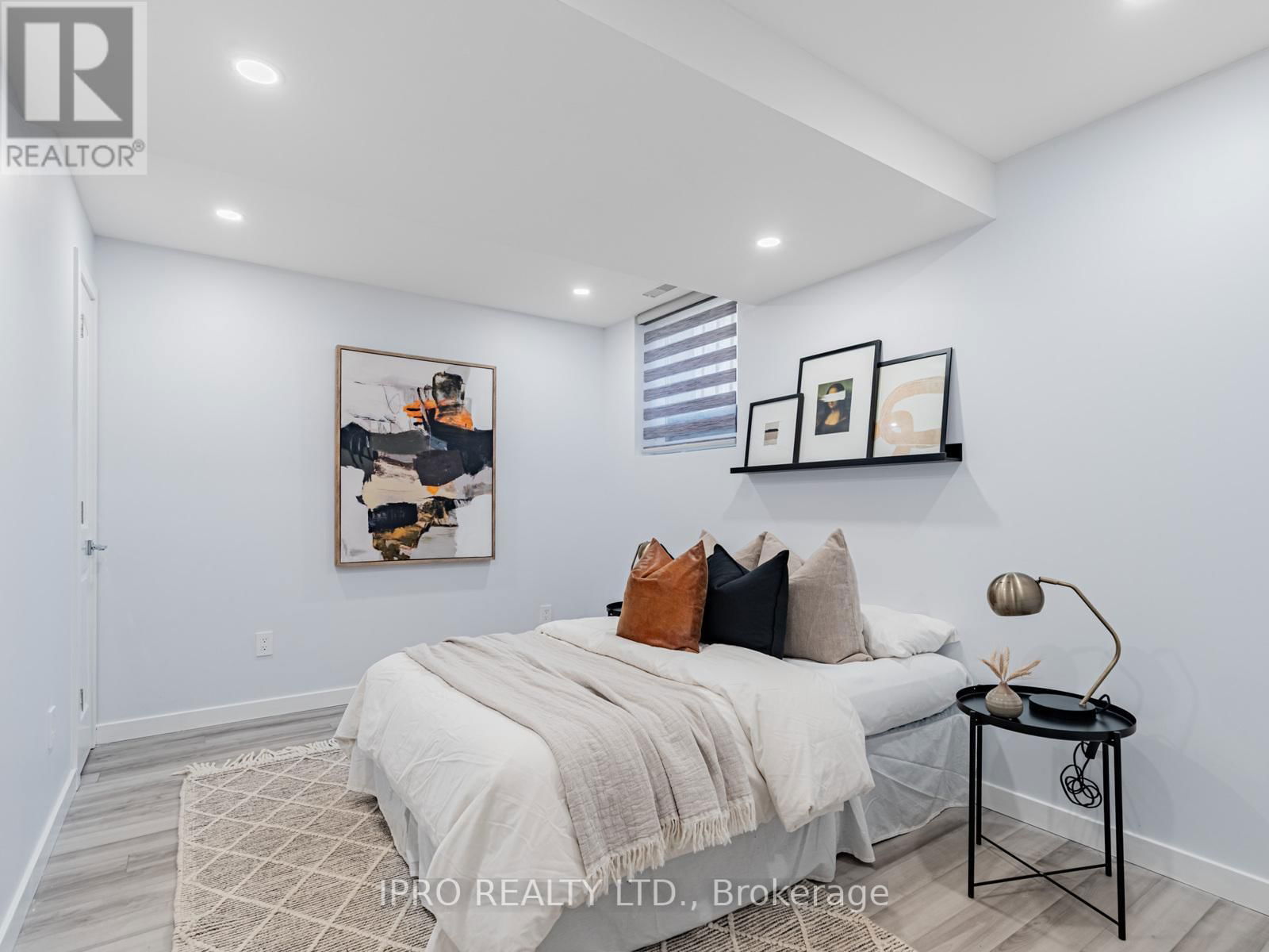 5 THYRA AVENUE Image 27