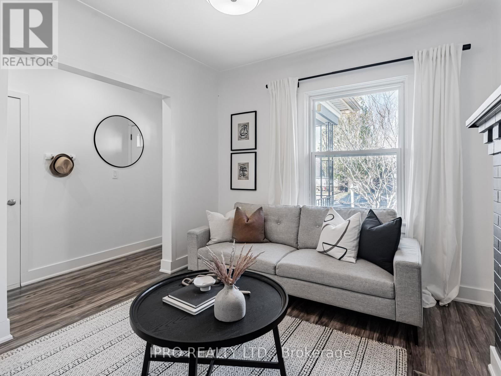 5 THYRA AVENUE Image 4