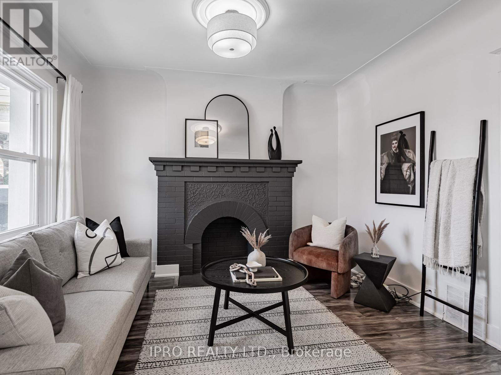 5 THYRA AVENUE Image 5
