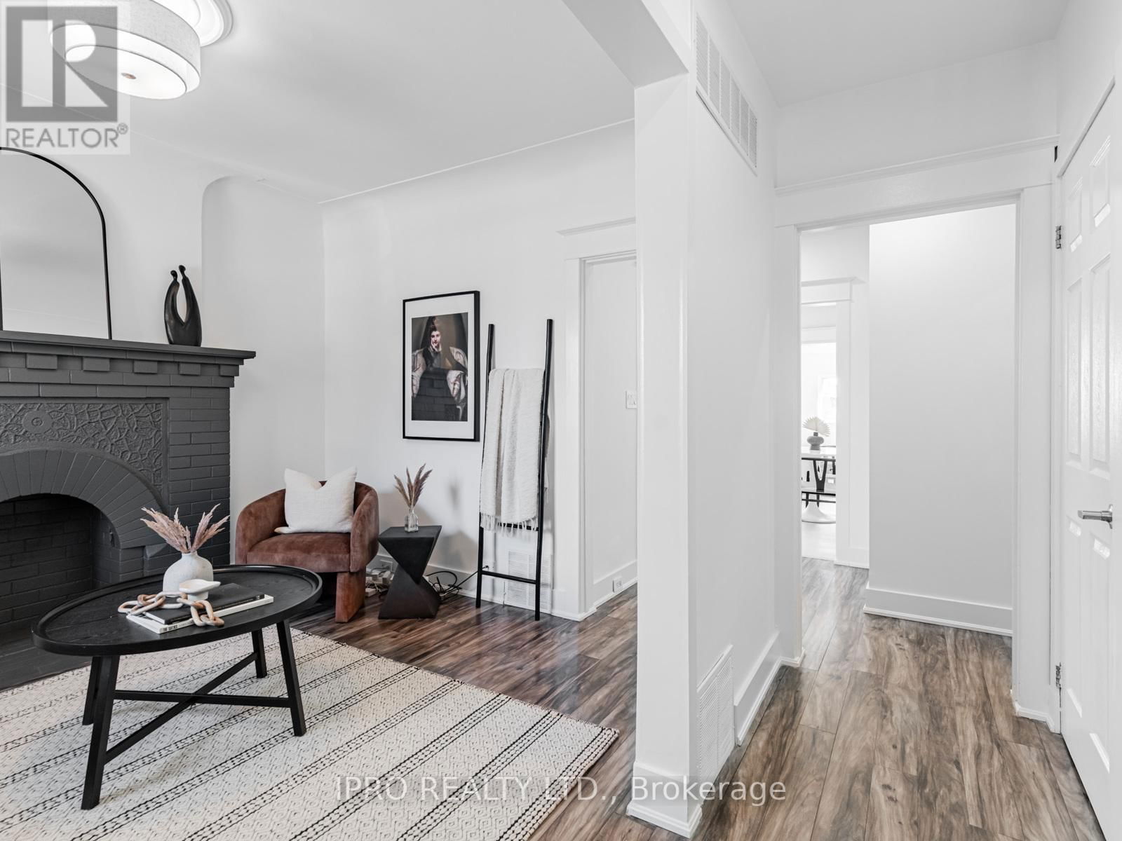 5 THYRA AVENUE Image 6
