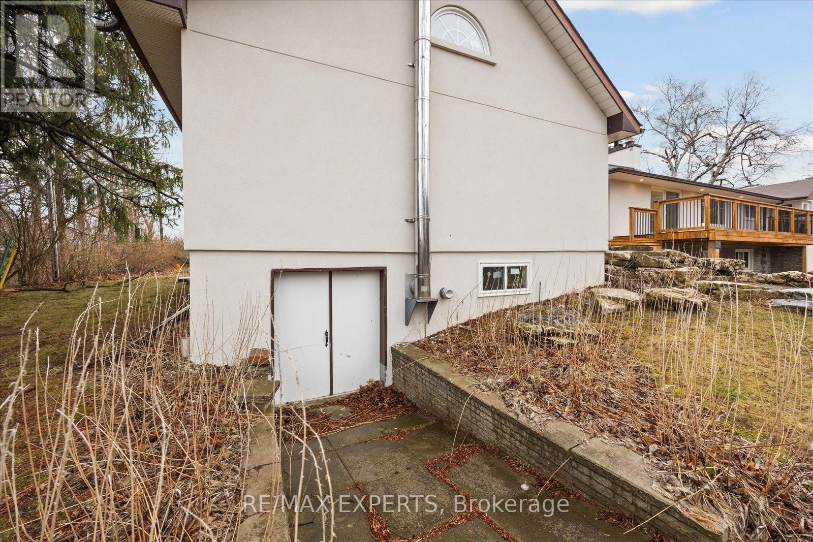 507 MILL STREET SOUTH Image 32