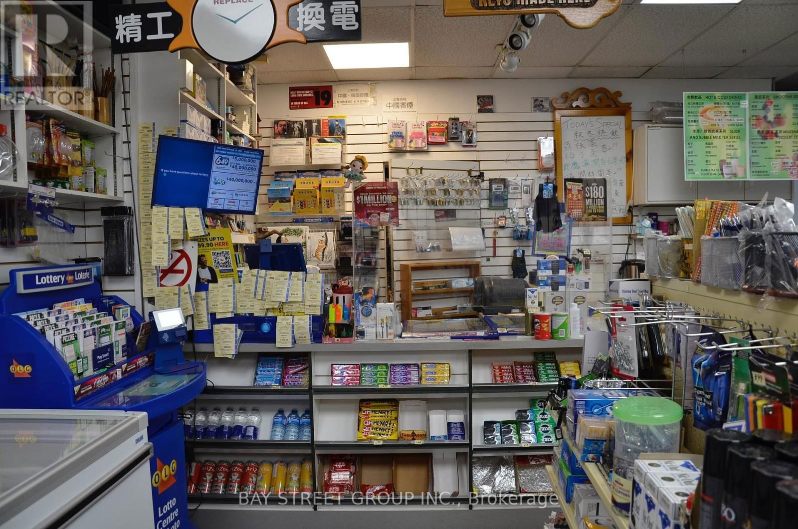 108 - 2347 KENNEDY ROAD Image 2