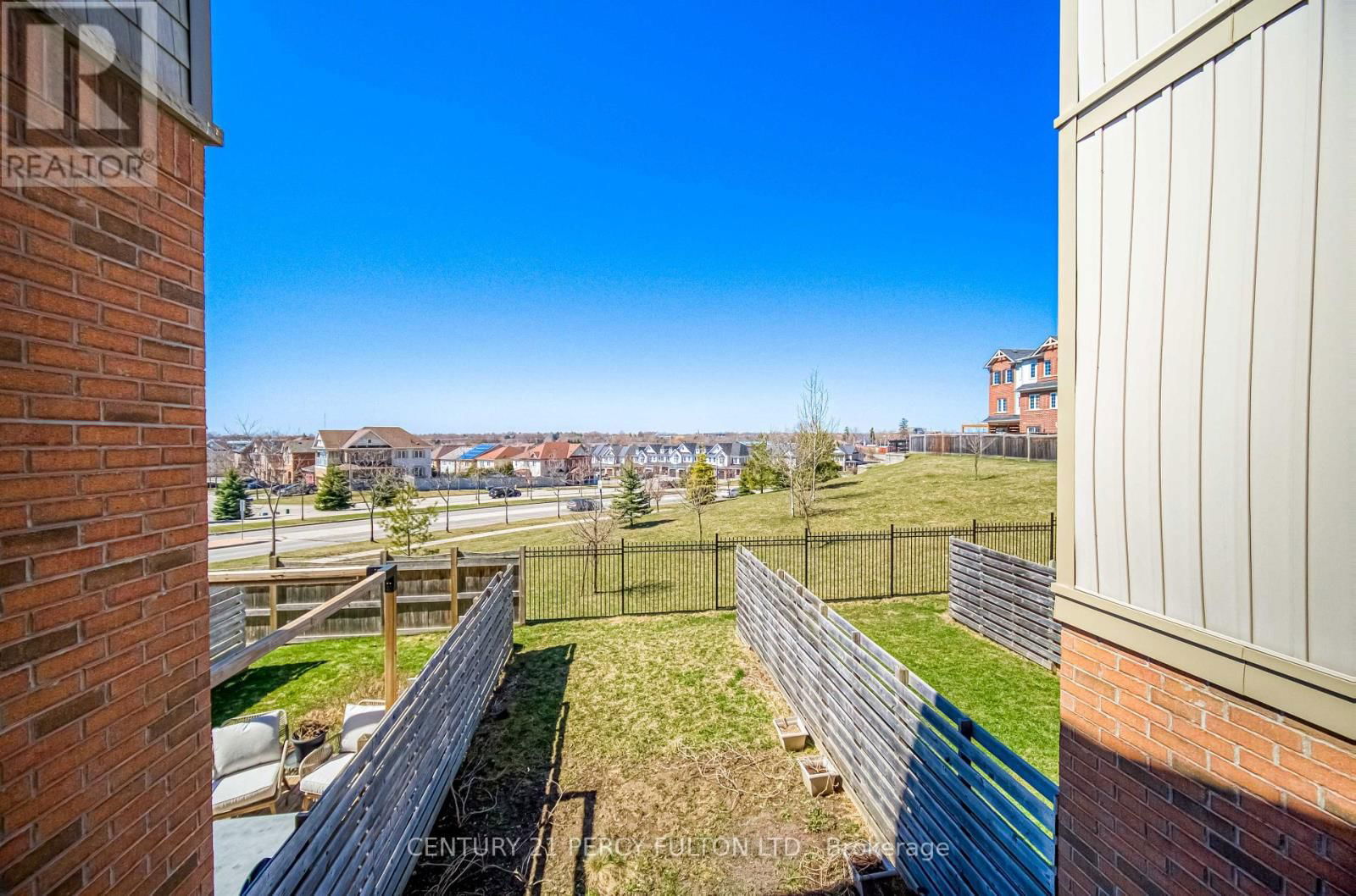 8 BENJAMIN WAY Image 14