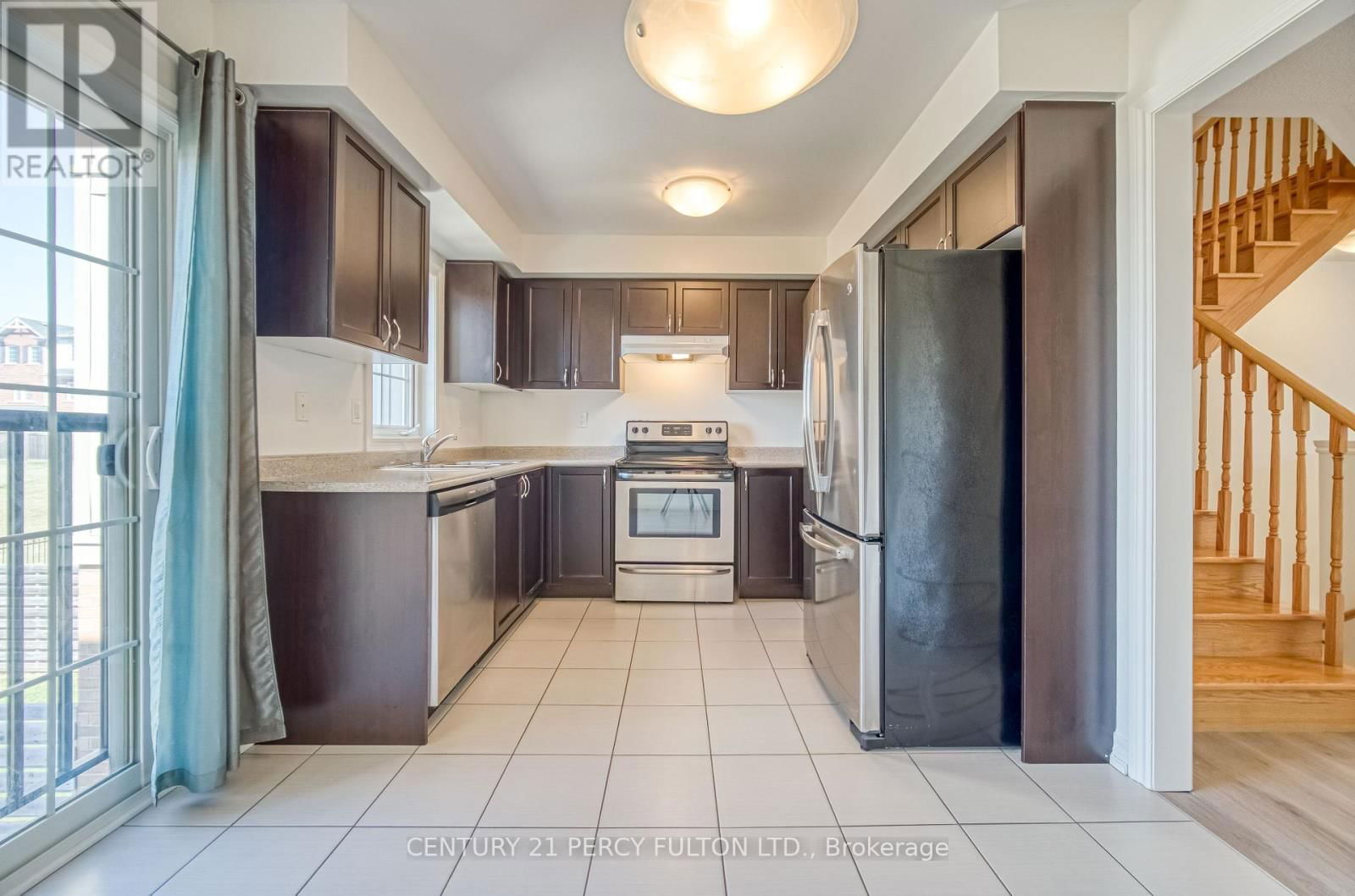 8 BENJAMIN WAY Image 7