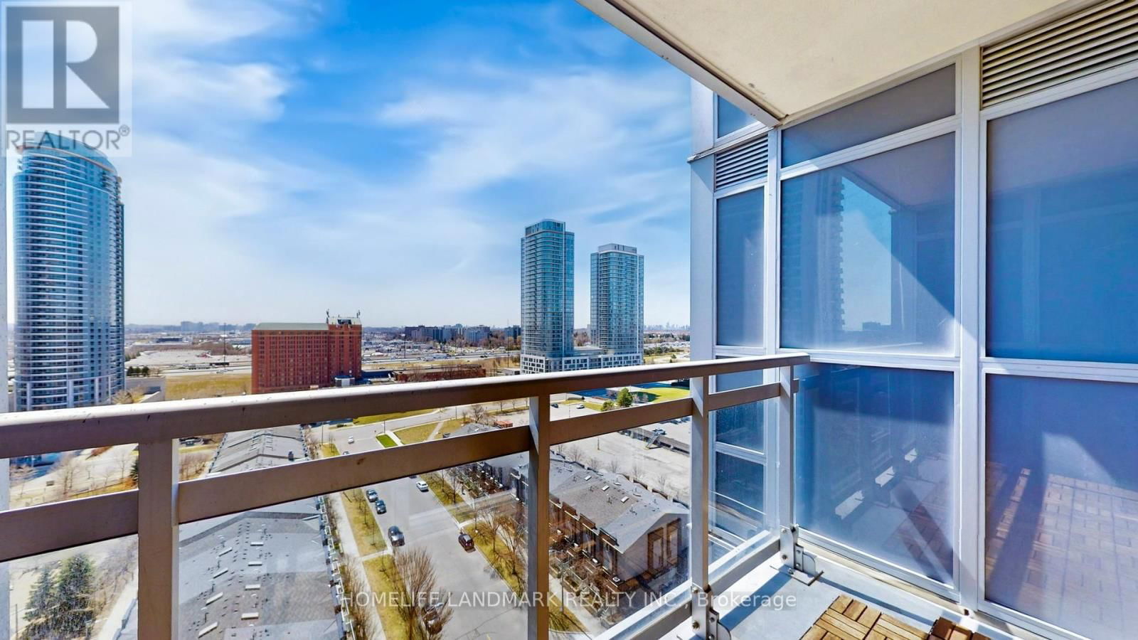 1515 - 275 VILLAGE GREEN SQUARE Image 35