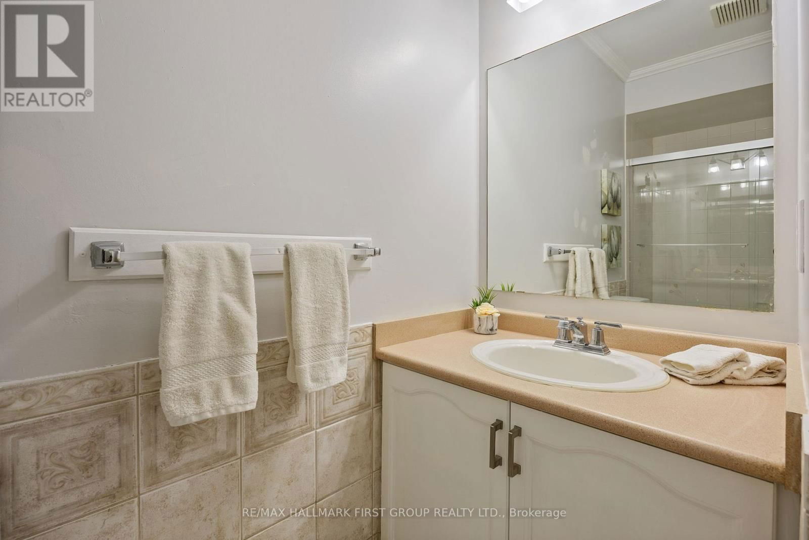 676 FROBISHER COURT Image 27