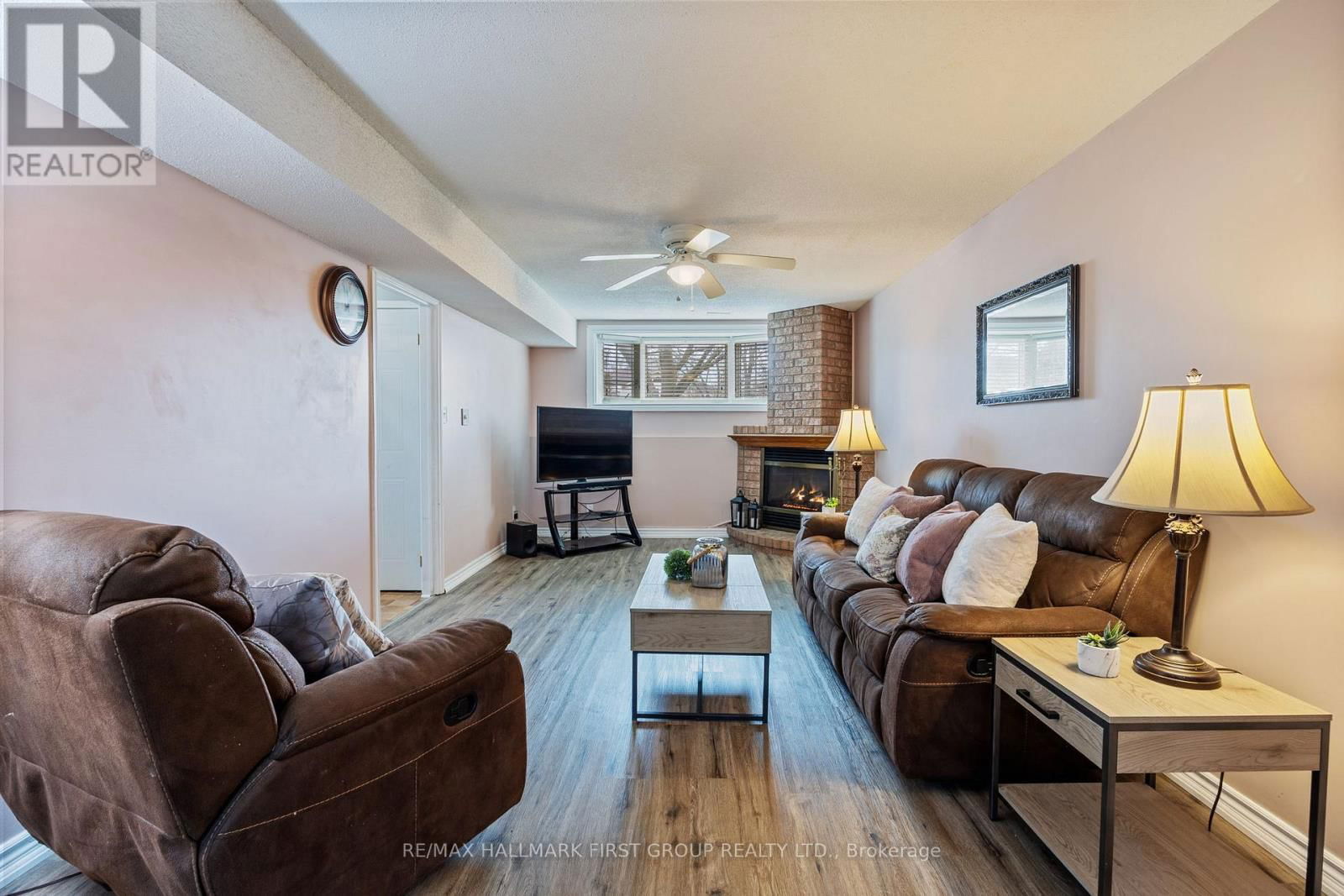 676 FROBISHER COURT Image 29