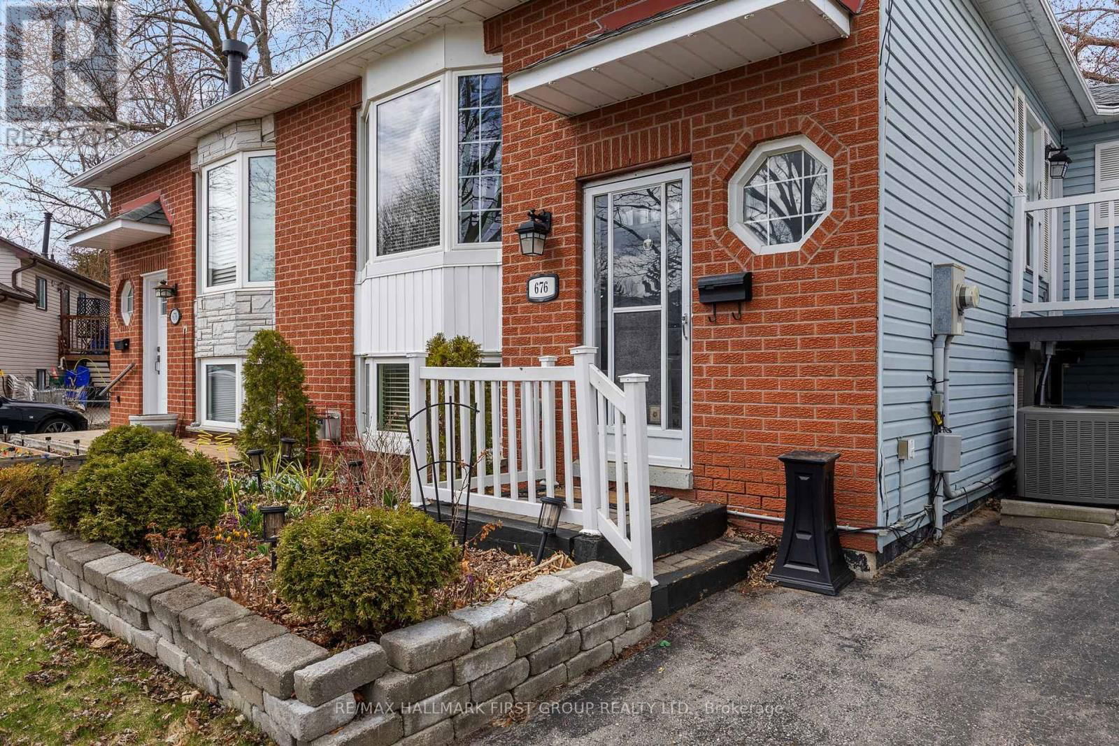 676 FROBISHER COURT Image 3